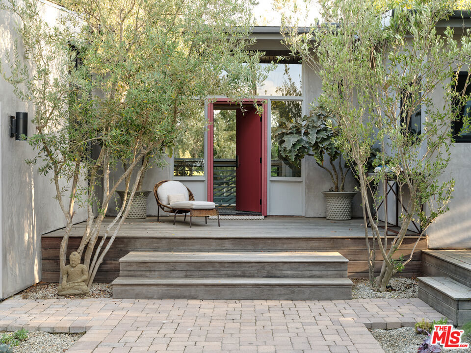 6738 Wildlife Road Property Photo 3