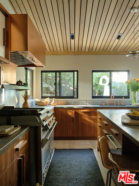 6738 Wildlife Road Property Photo 8