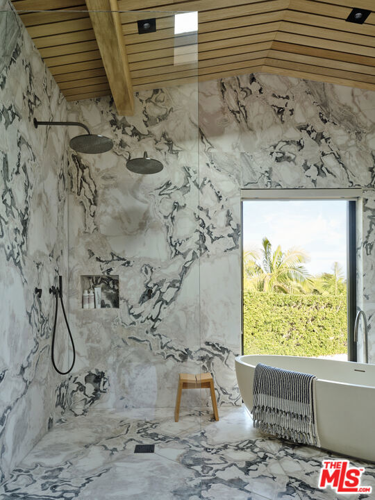 6738 Wildlife Road Property Photo 14