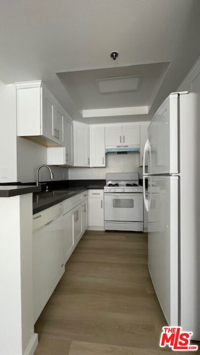420 S Harvard Boulevard 305 Property Photo 6