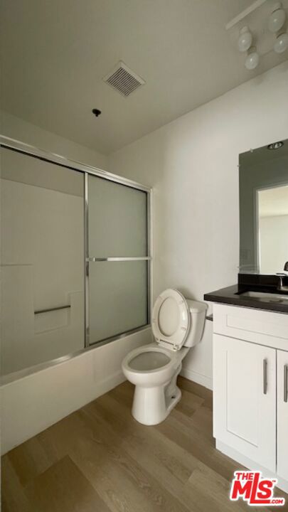 420 S Harvard Boulevard 305 Property Photo 9