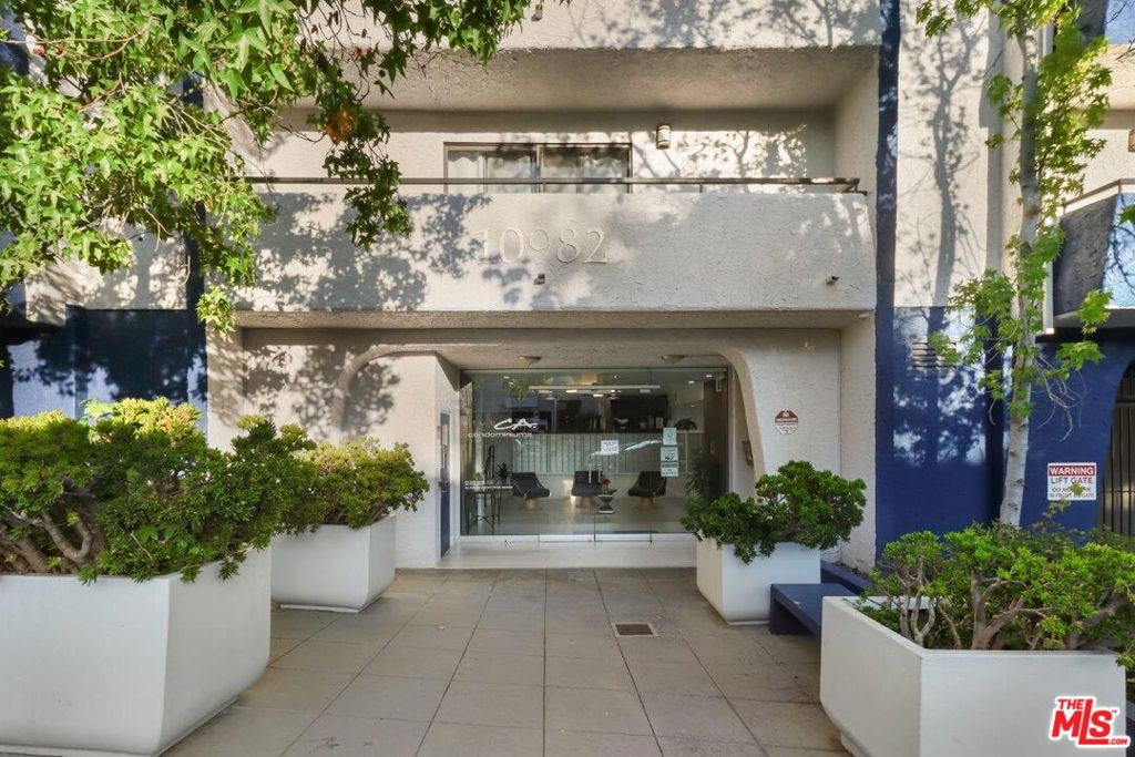 10982 Roebling Avenue 502 Property Photo 1