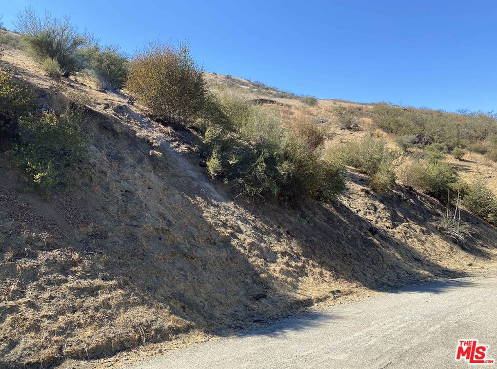 1 Canyon Way Property Photo 4