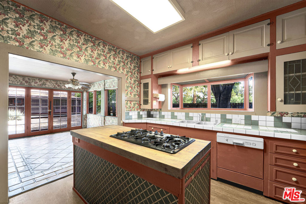 1424 Laurel Street Property Photo 13