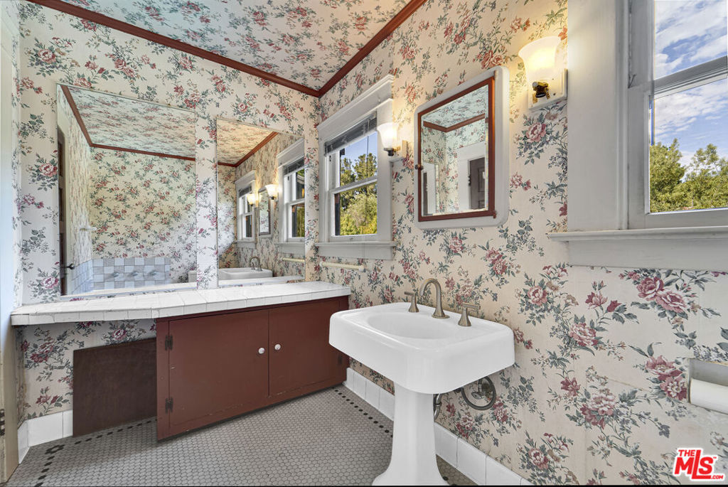 1424 Laurel Street Property Photo 29