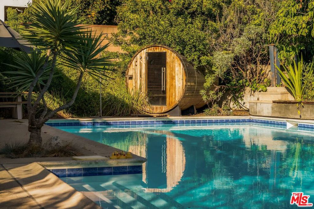 1100 S Grandridge Avenue Property Photo 1