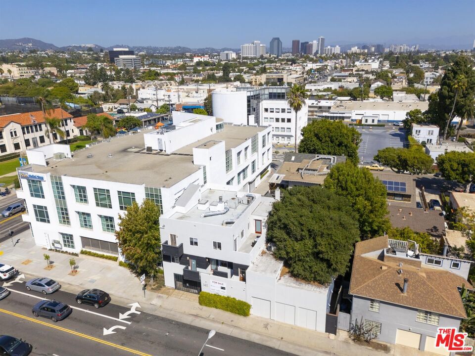 1411 Cloverfield Boulevard Property Photo 6