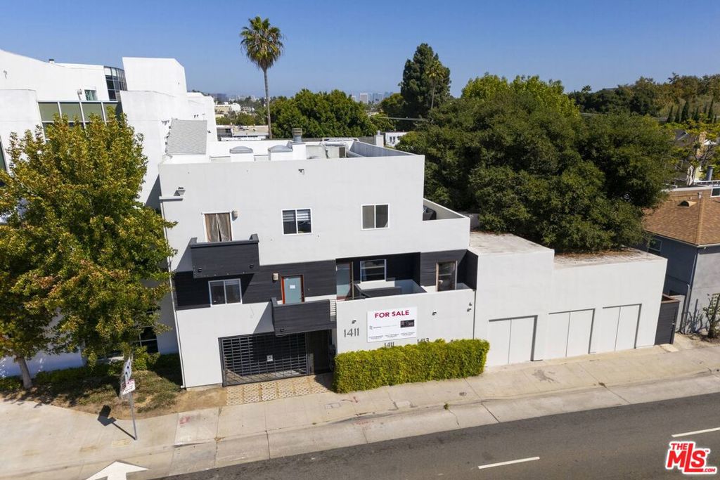 1411 Cloverfield Boulevard Property Photo 20