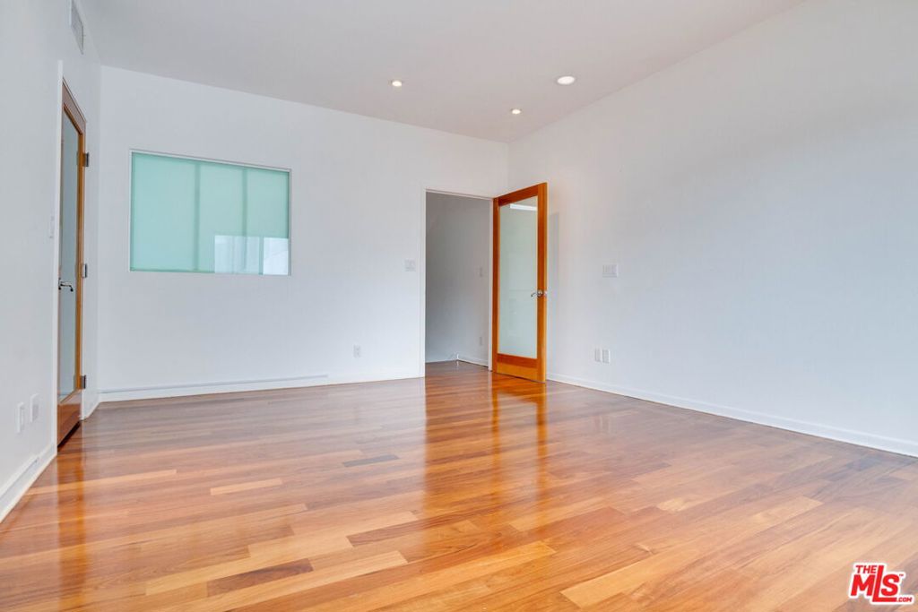 1411 Cloverfield Boulevard Property Photo 29