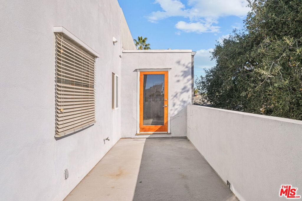1411 Cloverfield Boulevard Property Photo 39