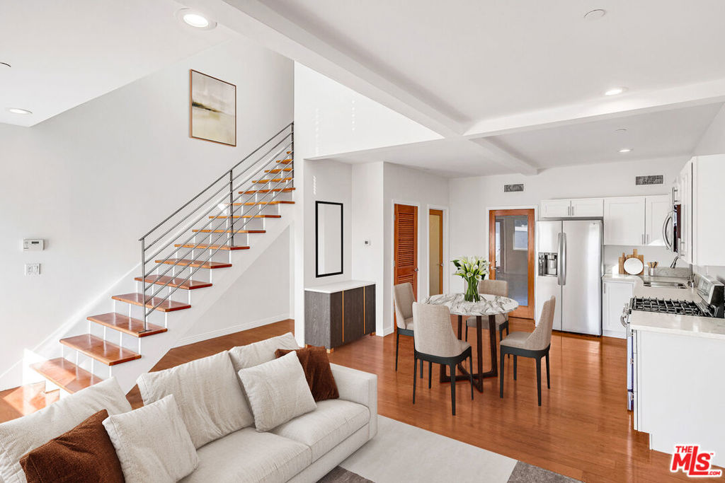 1411 Cloverfield Boulevard Property Photo 41