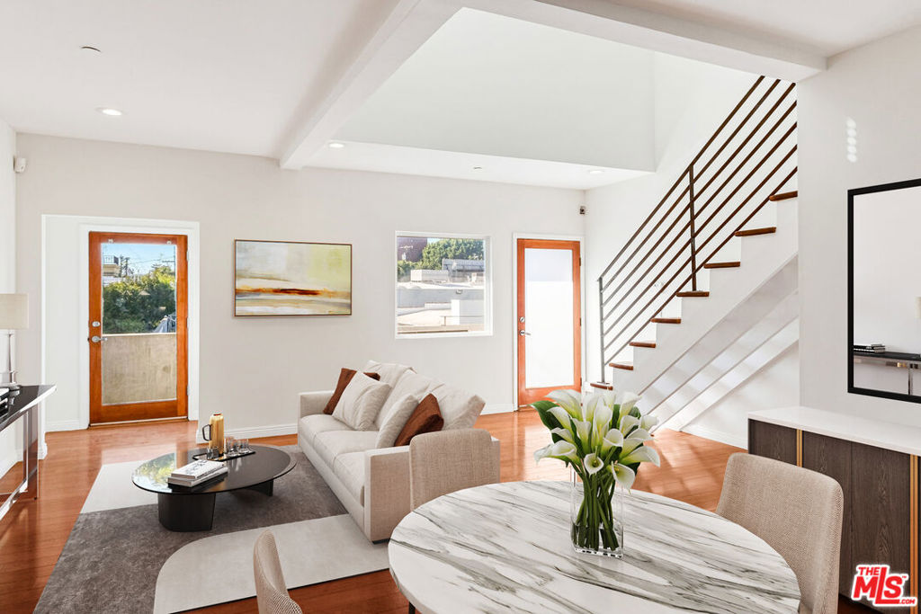 1411 Cloverfield Boulevard Property Photo 42