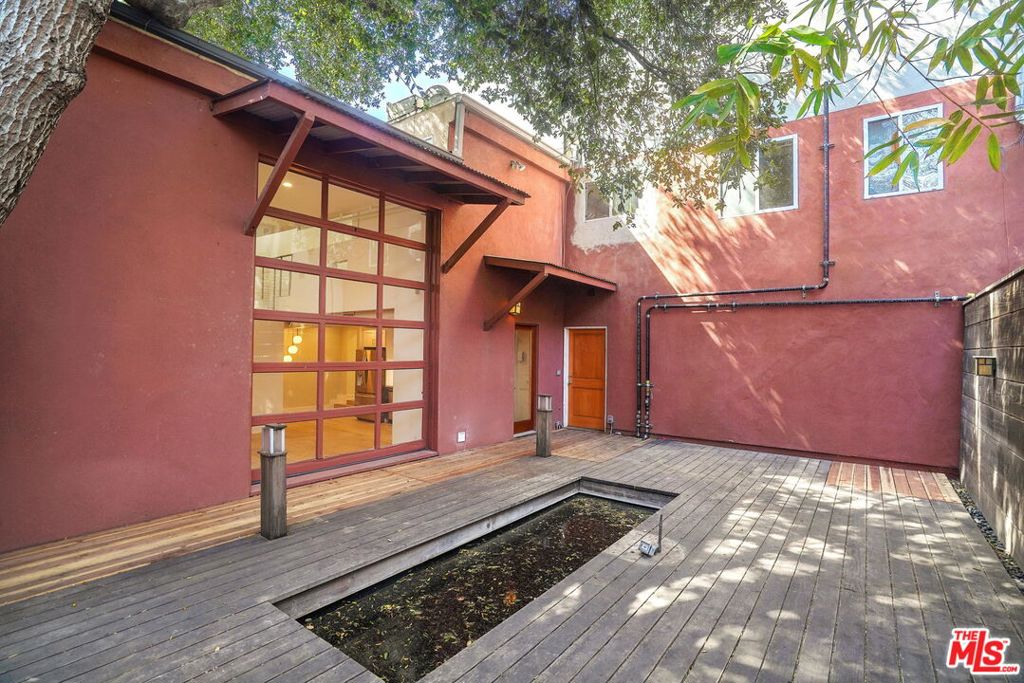 1411 Cloverfield Boulevard Property Photo 45