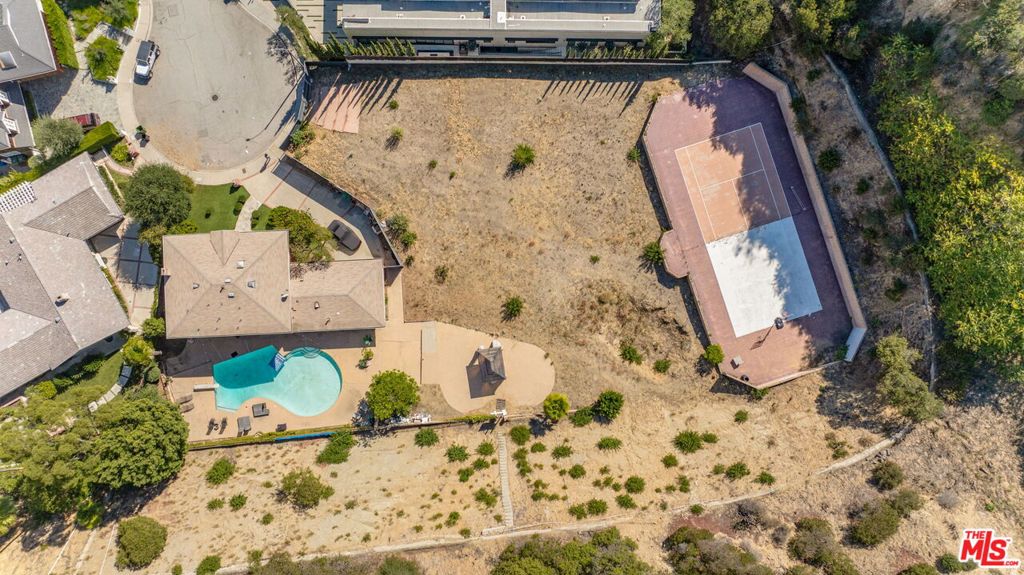 1865 Marcheeta Place Property Photo 9