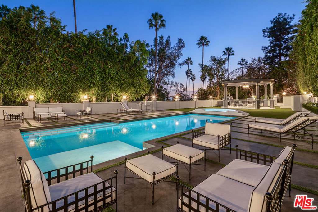 402 Doheny Road Property Photo 1