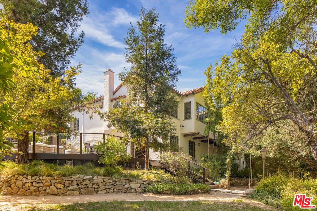 15091 Rayneta Drive Property Photo 1