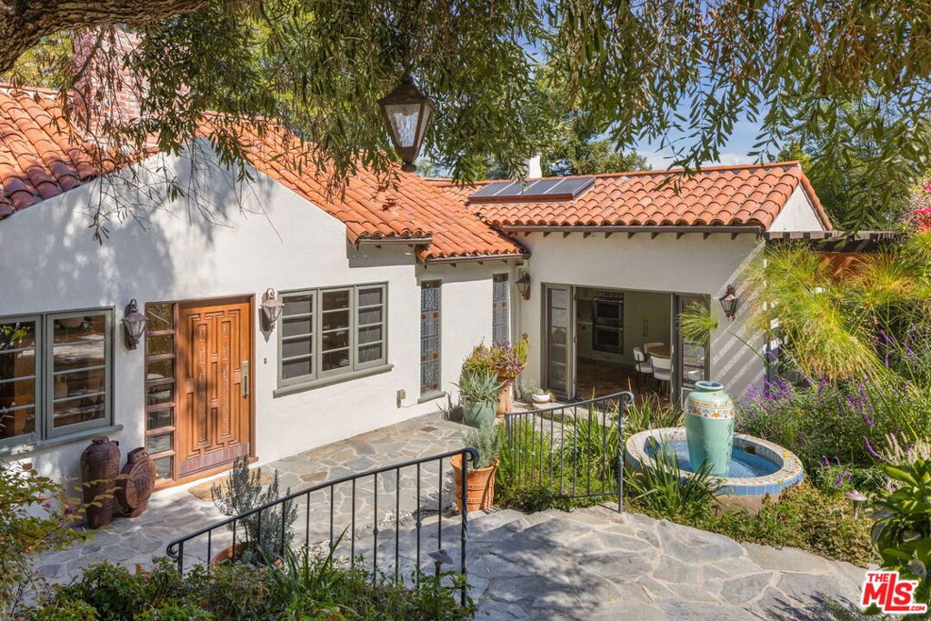 15091 Rayneta Drive Property Photo 3