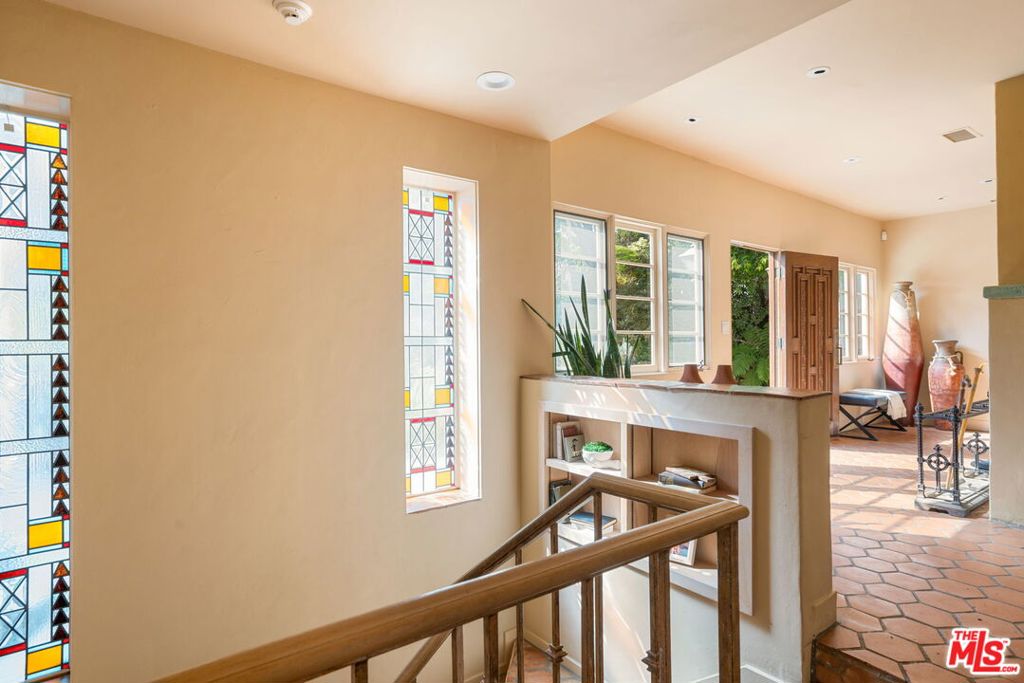 15091 Rayneta Drive Property Photo 6