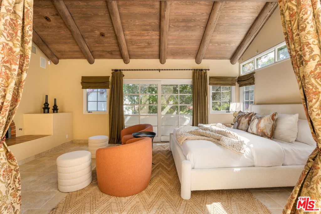 15091 Rayneta Drive Property Photo 17