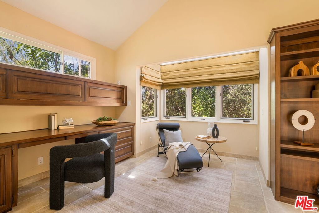 15091 Rayneta Drive Property Photo 19