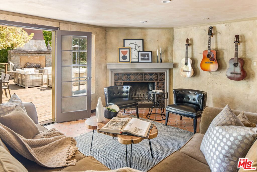 15091 Rayneta Drive Property Photo 24