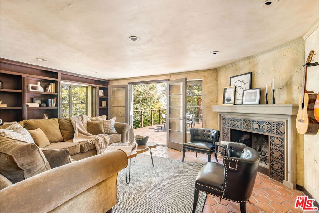 15091 Rayneta Drive Property Photo 25