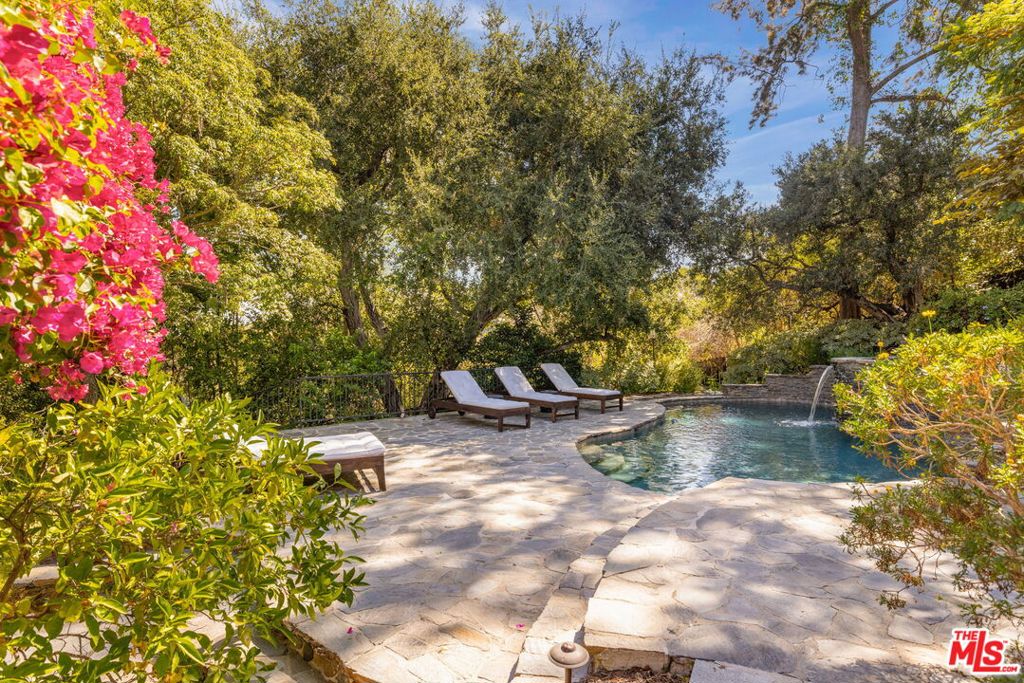 15091 Rayneta Drive Property Photo 33