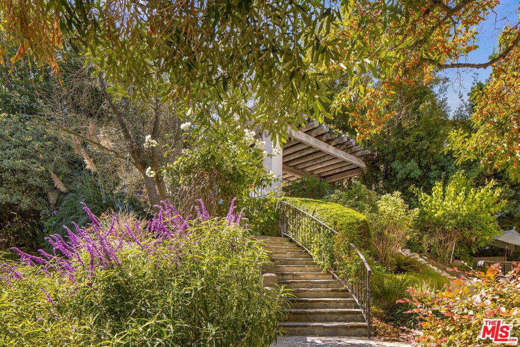 15091 Rayneta Drive Property Photo 36