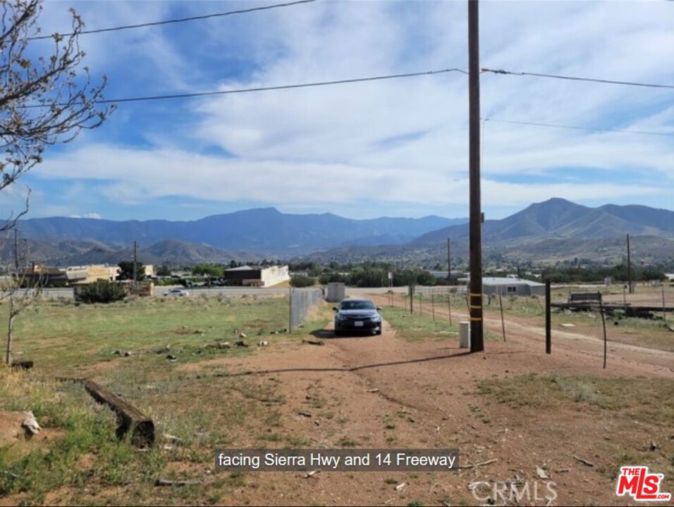 3943 Sierra Highway Property Photo 2