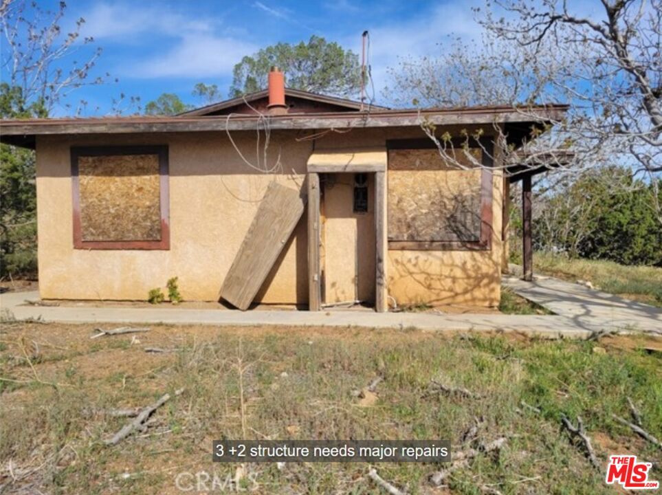 3943 Sierra Highway Property Photo 5