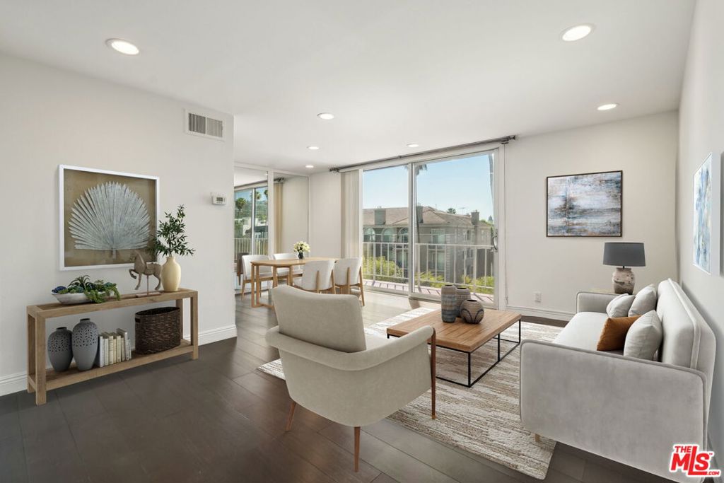 100 S Doheny Drive 501 Property Photo 4