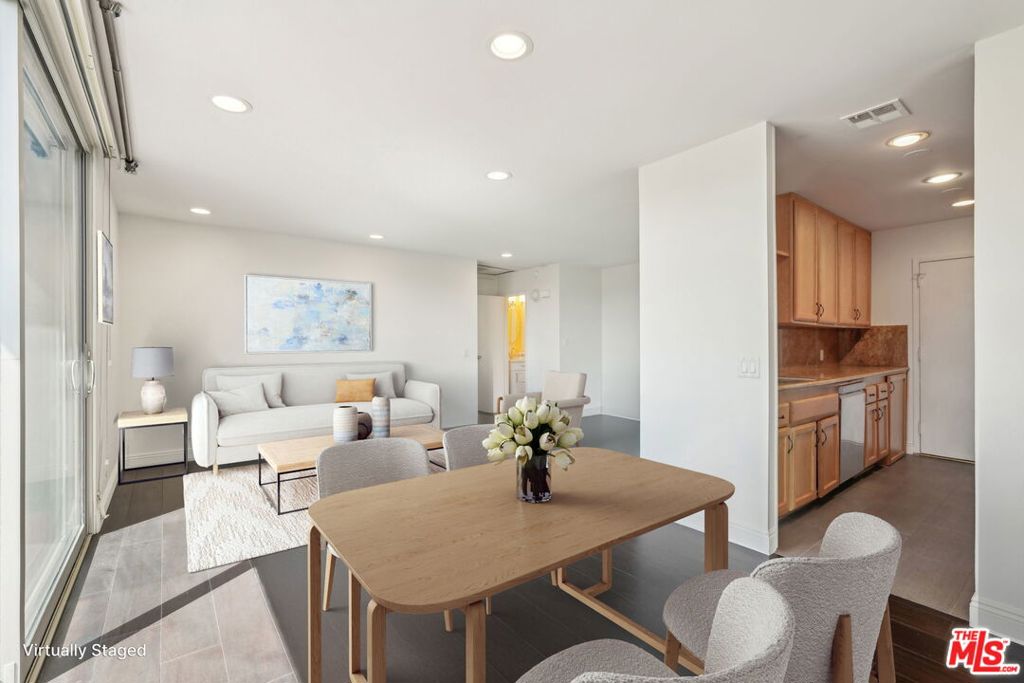 100 S Doheny Drive 501 Property Photo 7