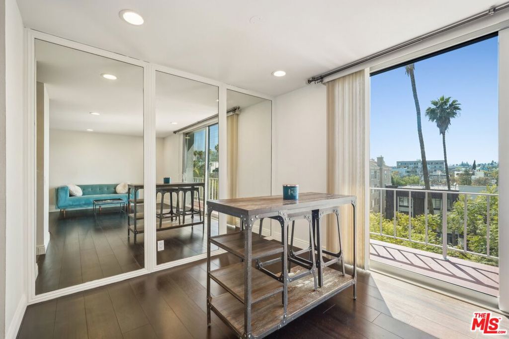 100 S Doheny Drive 501 Property Photo 8