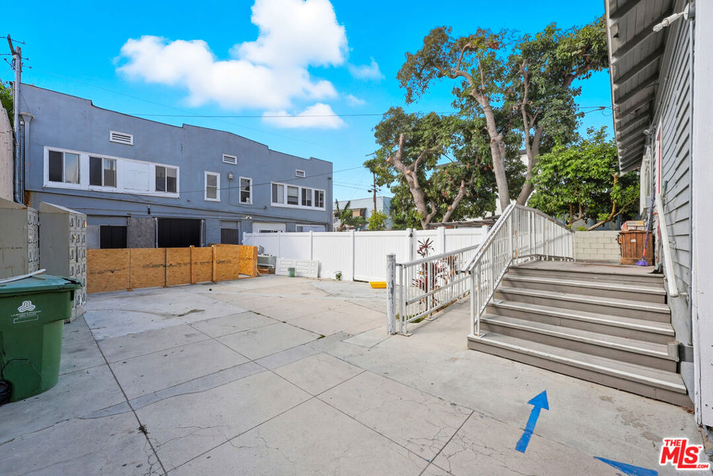 522 W Vernon Avenue Property Photo 11