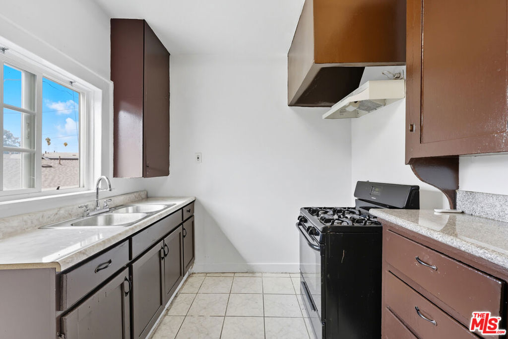 522 W Vernon Avenue Property Photo 23