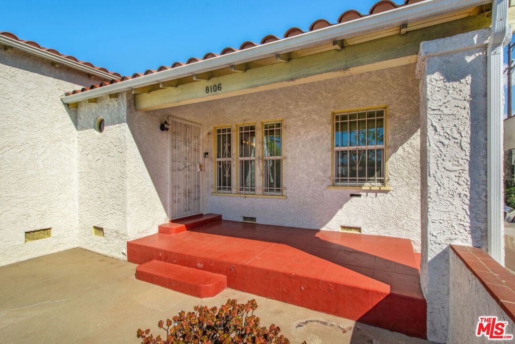 8106 S Normandie Avenue Property Photo 3