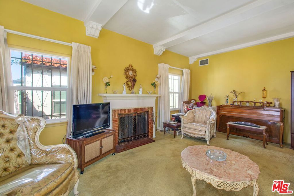 8106 S Normandie Avenue Property Photo 7