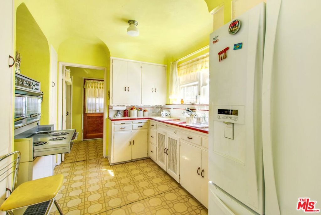 8106 S Normandie Avenue Property Photo 12