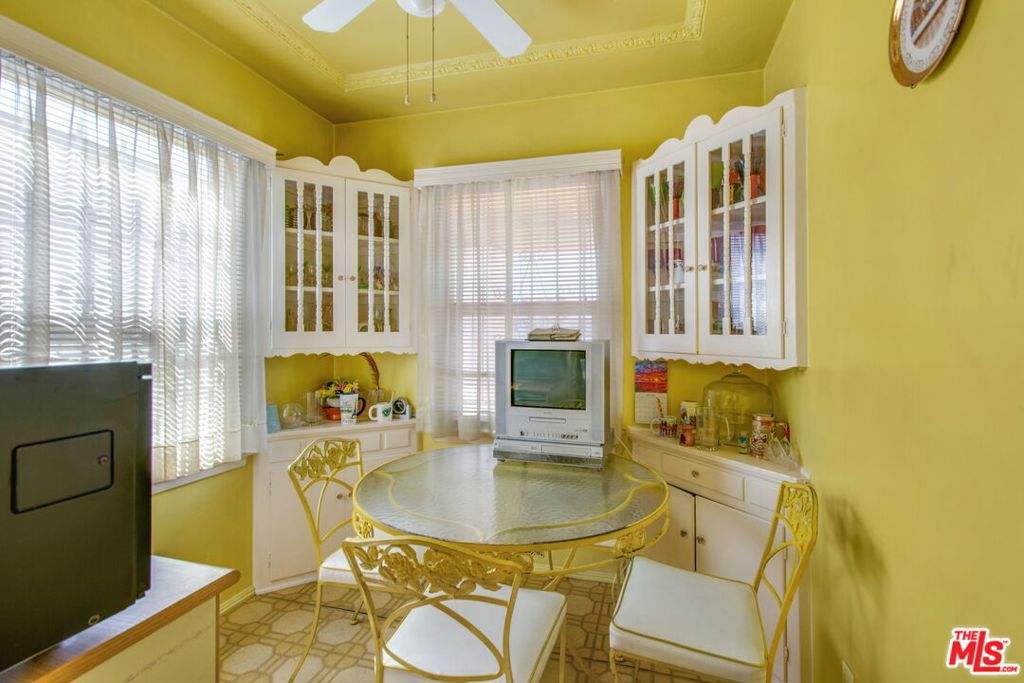 8106 S Normandie Avenue Property Photo 15