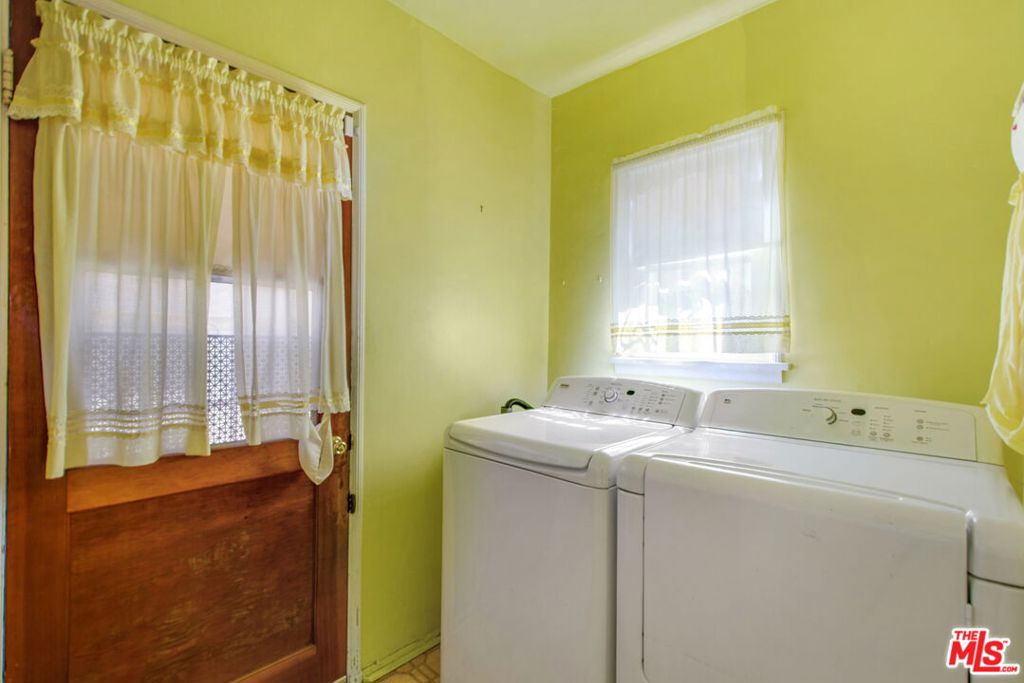 8106 S Normandie Avenue Property Photo 16