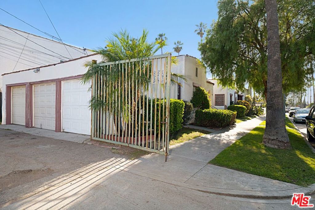 5700 S Gramercy Place Property Photo 10