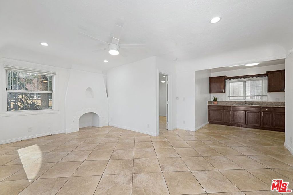 5700 S Gramercy Place Property Photo 15