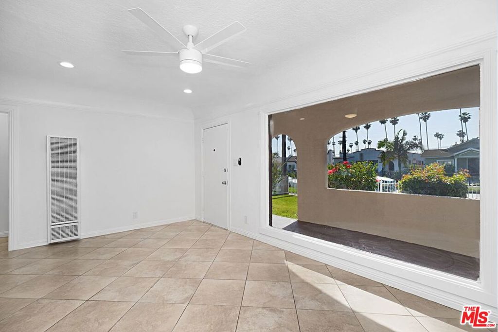 5700 S Gramercy Place Property Photo 18