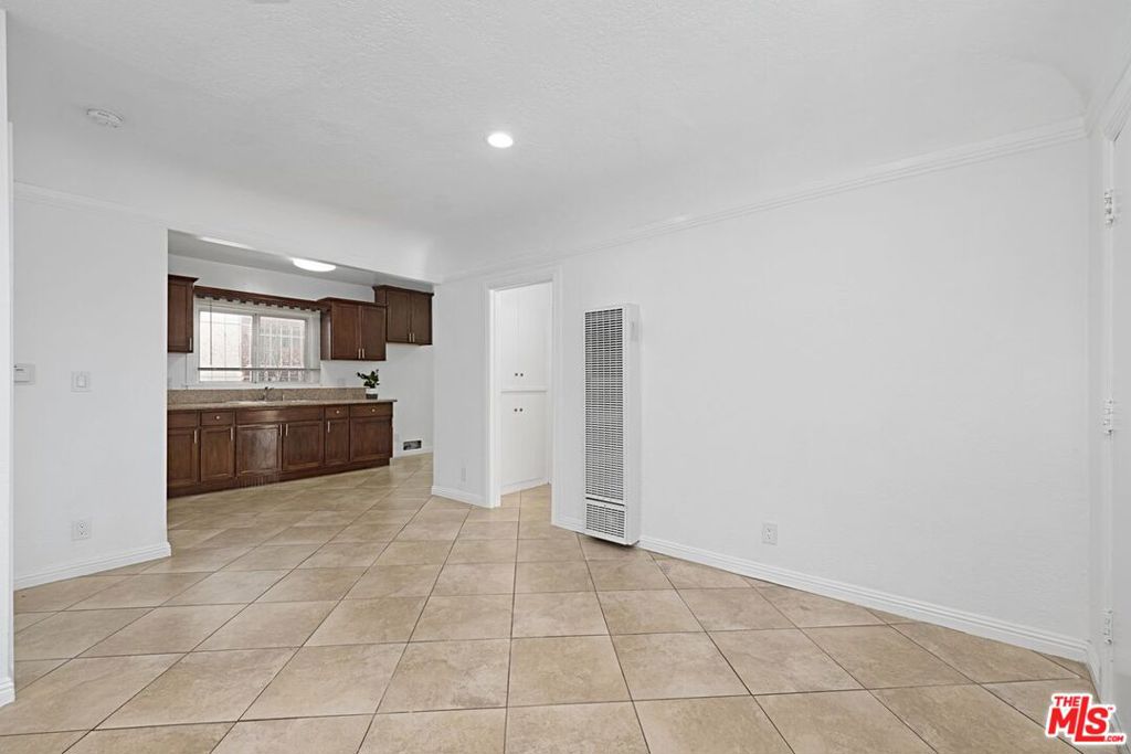 5700 S Gramercy Place Property Photo 19