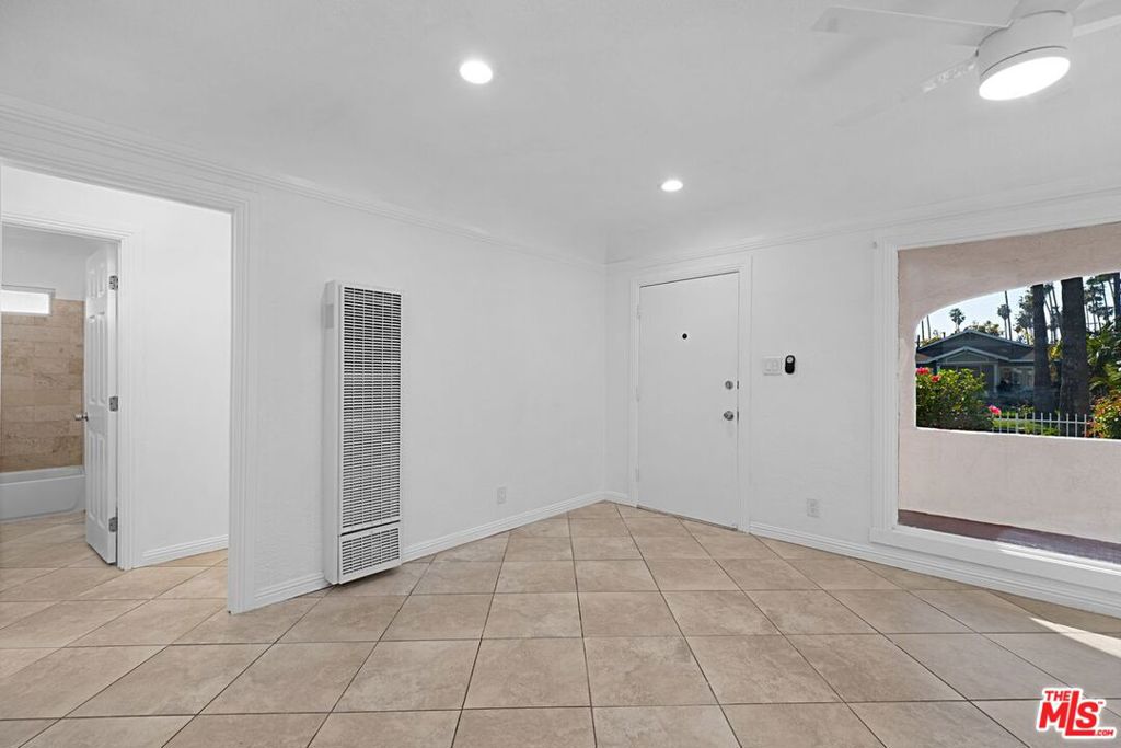 5700 S Gramercy Place Property Photo 20