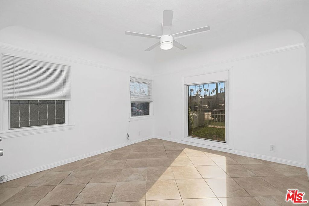 5700 S Gramercy Place Property Photo 28