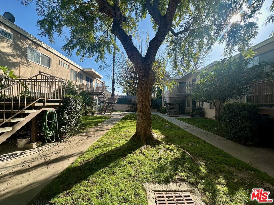 7133 Coldwater Canyon Avenue 14 Property Photo 2