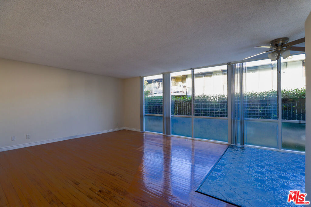 11131 Rose Avenue 25 Property Photo 3