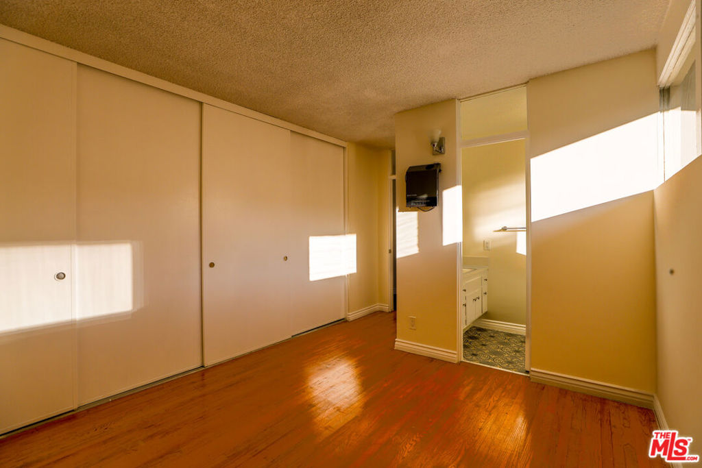 11131 Rose Avenue 25 Property Photo 6
