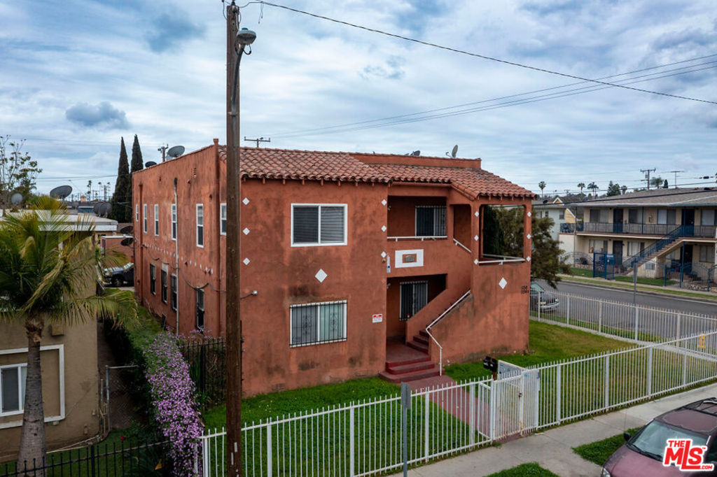 1152 W 88th Street Property Photo 5